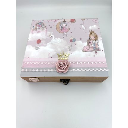 Ξύλινο Κουτί με Θέμα Κοριτσάκι πάνω σε Φεγγαράκι | ΛΣΑ134