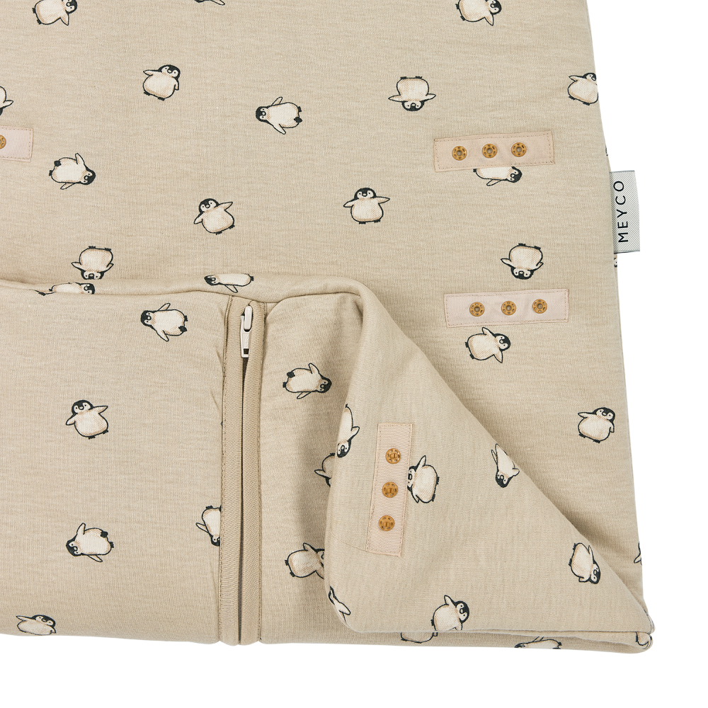 Meyco Υπνόσακος 4 εποχές Penguin Soft Sand (6 μηνών – 3 ετών) Meyco Υπνόσακος 4 εποχές Penguin Soft Sand (6 μηνών – 3 ετών)