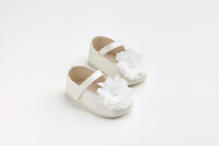 Χειροποίητη Βαπτιστική Μπαλαρίνα Αγκαλιάς Εκρού με Off White Φιόγκο K604E | Everkid