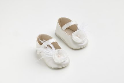 Χειροποίητη Βαπτιστική Μπαλαρίνα Αγκαλιάς Εκρού με Off White Λουλούδι K618E | Everkid