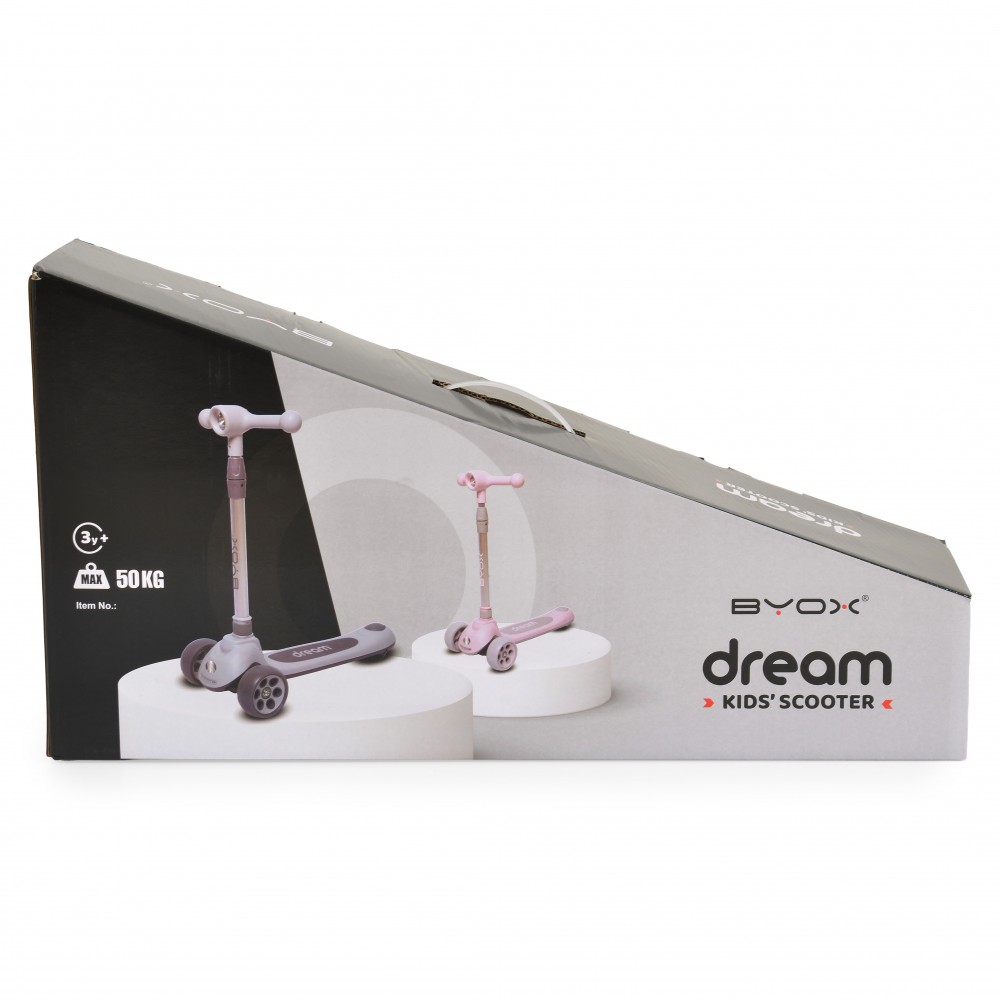 7462574-1000x1000 Box packaging for BYOX Dream Kids' Scooter showing two small scooters in purple and pink by white display stands, max load 50 kg, for ages 3+.