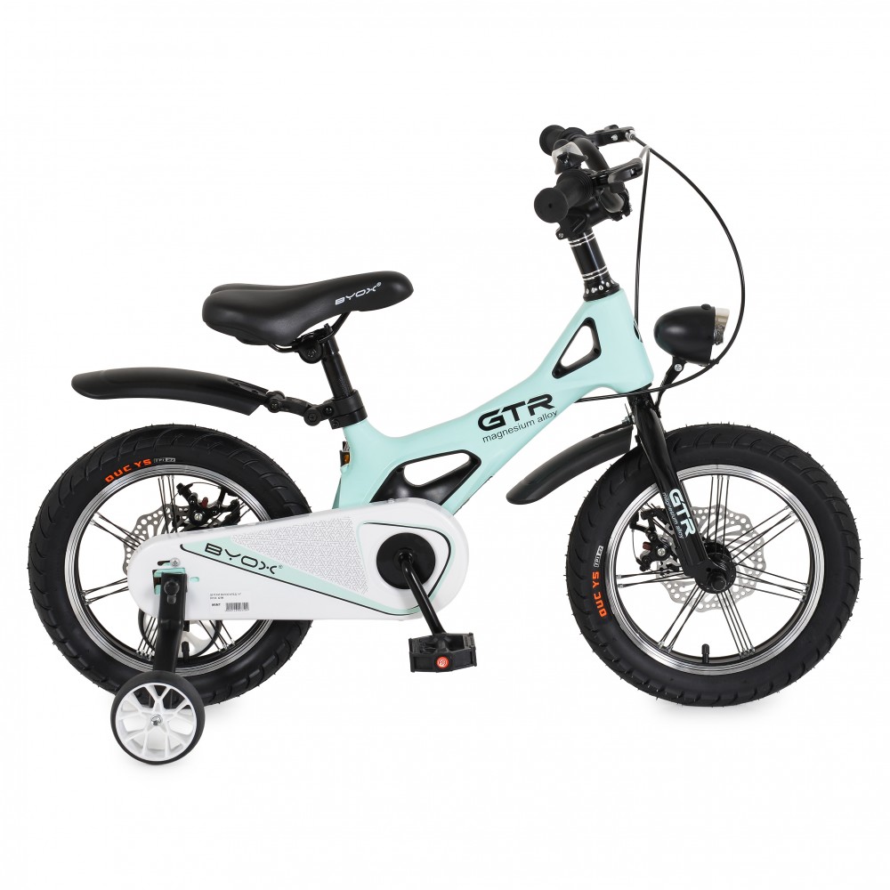 7462666-1000x1000 Light blue children's bike with training wheels and a white chain guard, designed for young riders with a sturdy frame and black tires.